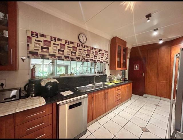 4 BEDROOM HOUSE FOR SALE IN SELCOURT